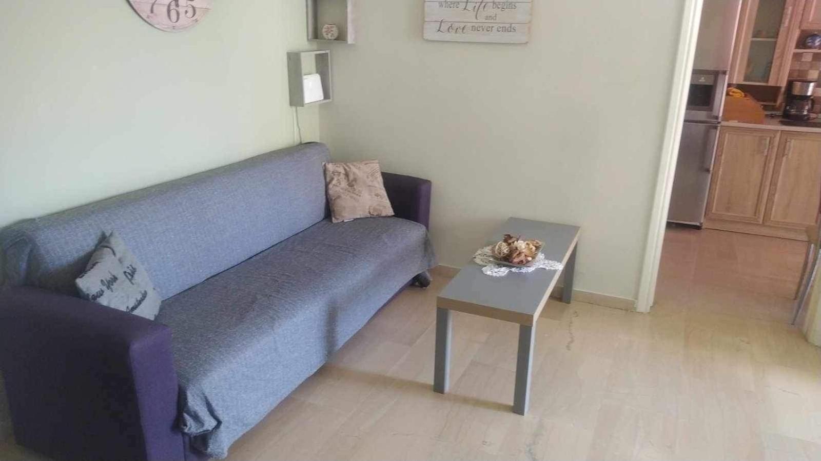 Comfortable Beachfront Apartment Лоутраки Экстерьер фото