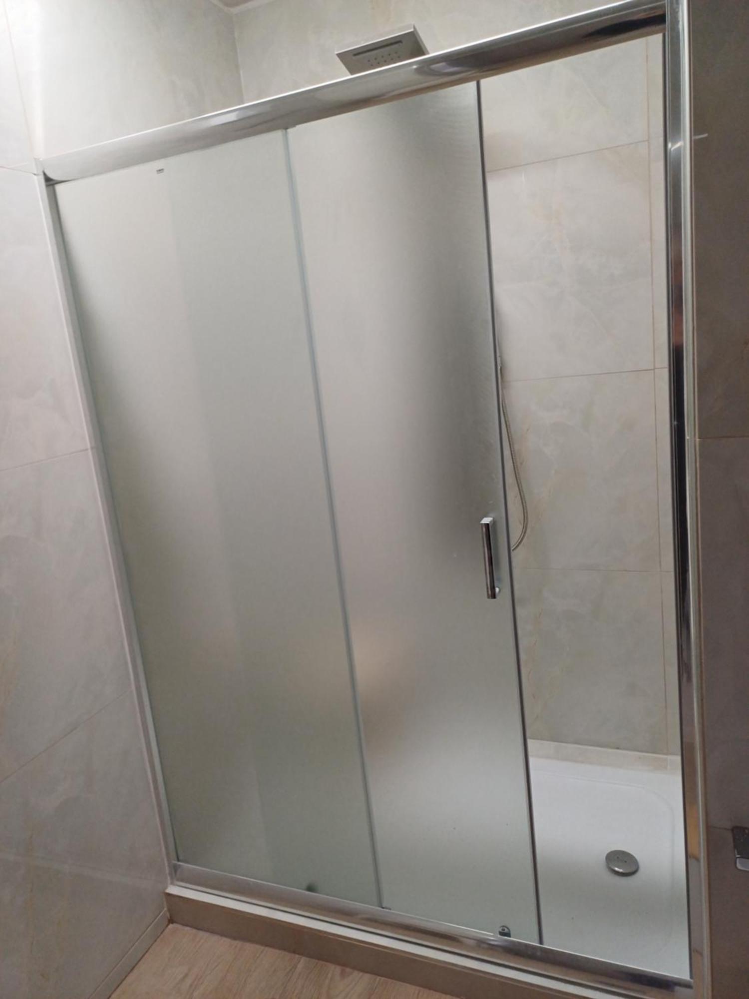 Comfortable Beachfront Apartment Лоутраки Экстерьер фото
